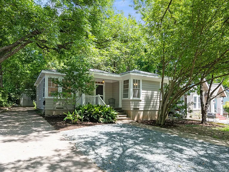 3213 Hampton Rd — Photo 2