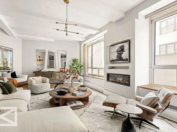 21 East 22nd Street image 1 of 18