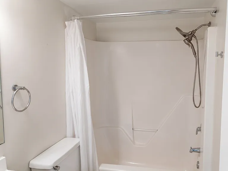 110 Roberts Ln #401 — Photo 14