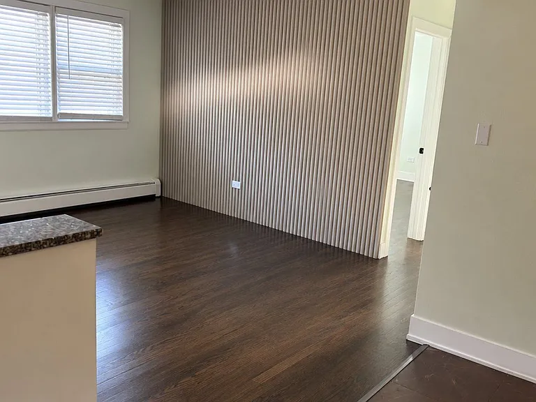 314 Beach Ave — Photo 5