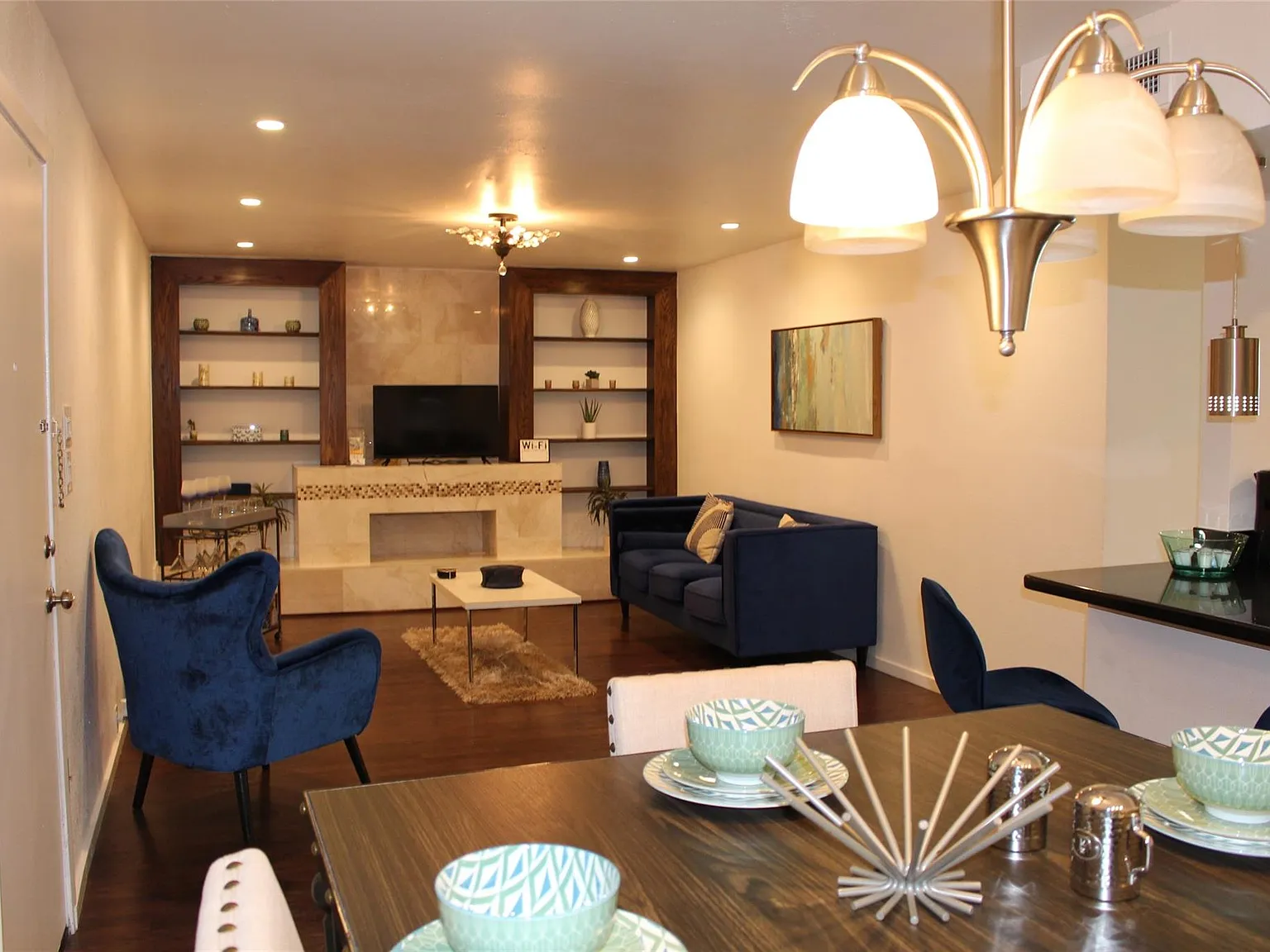 2 bed, 1155 sqft, $2,500 — Photo 1