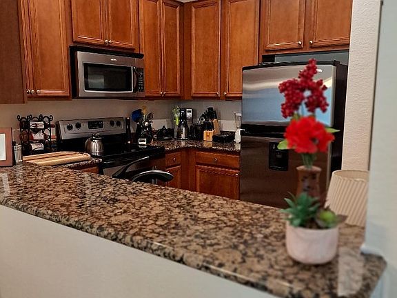 3rd image of 1550 SE Wilshire Pl APT 101