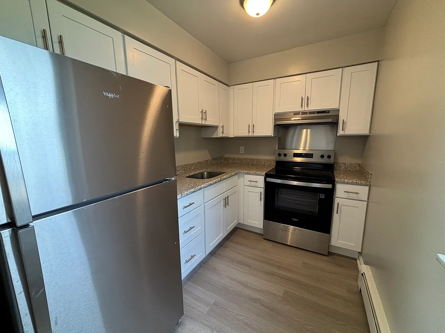 1 bed, 650 sqft, $1,350 — Photo 2