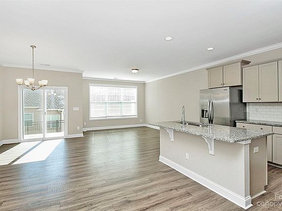 5th image of 4919 Harris Woods Blvd
