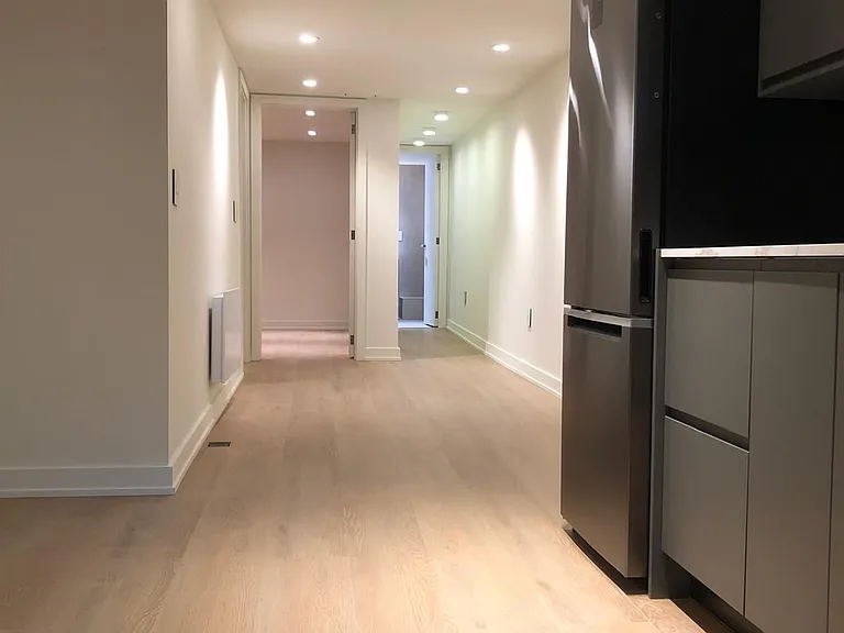 687 Bloor St W #BASEMENT — Photo 8