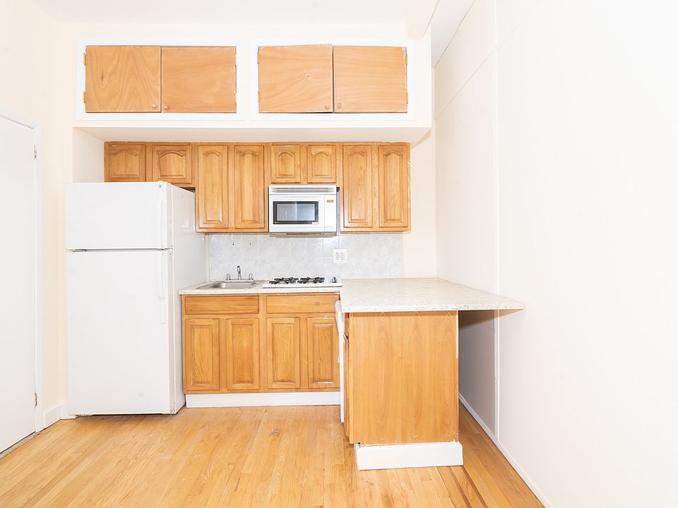 1st image of 1059 2nd Ave #2E
