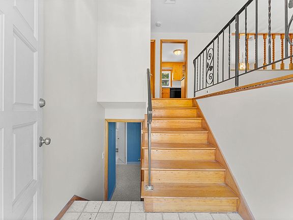 4th image of 6 Cedarcrest Ter
