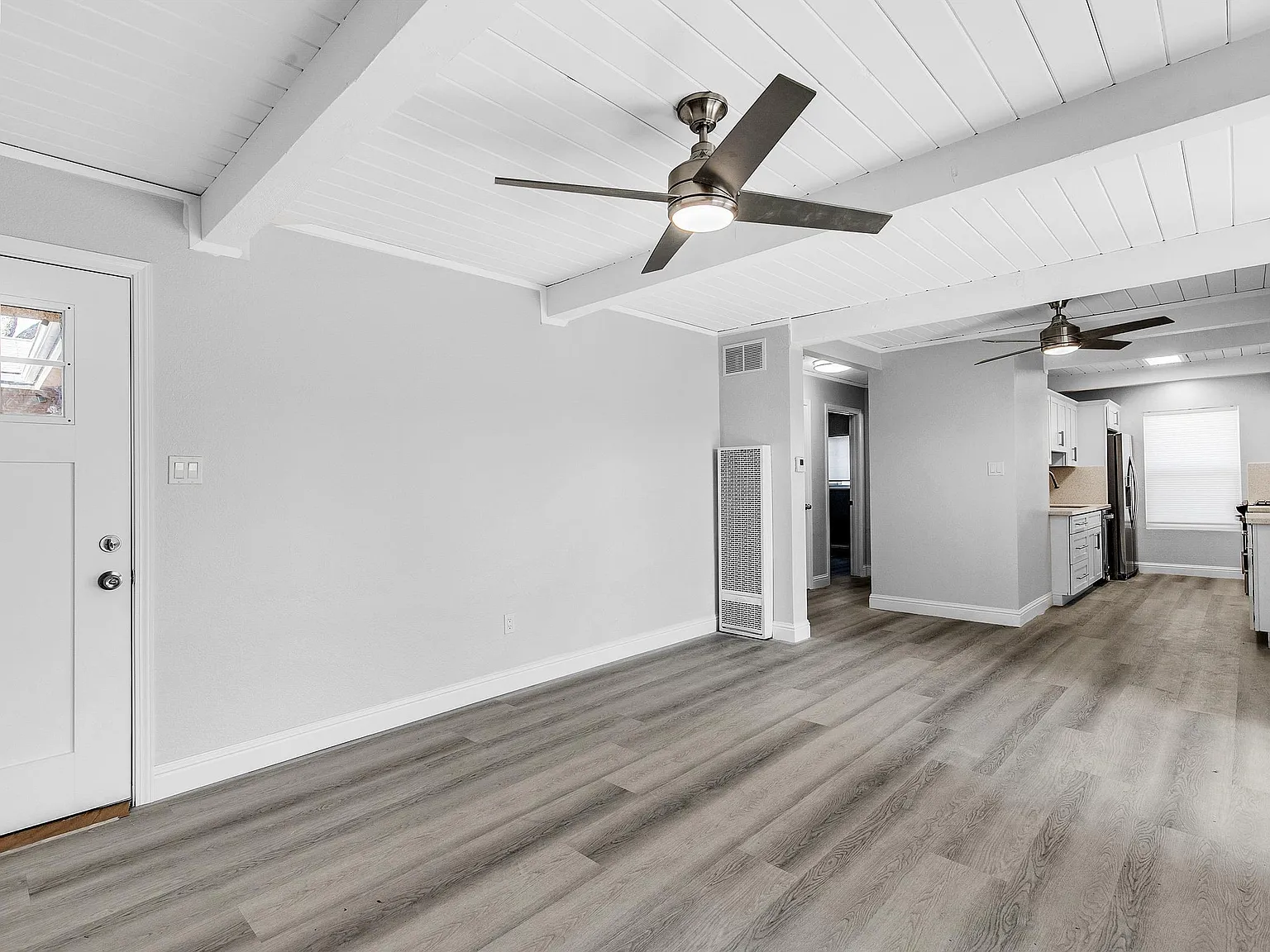 2 bed, 840 sqft, $2,675 — Photo 2