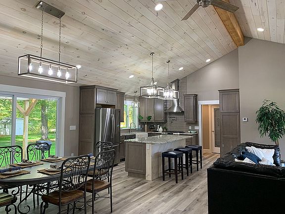 2nd image of 289 Parker Ln