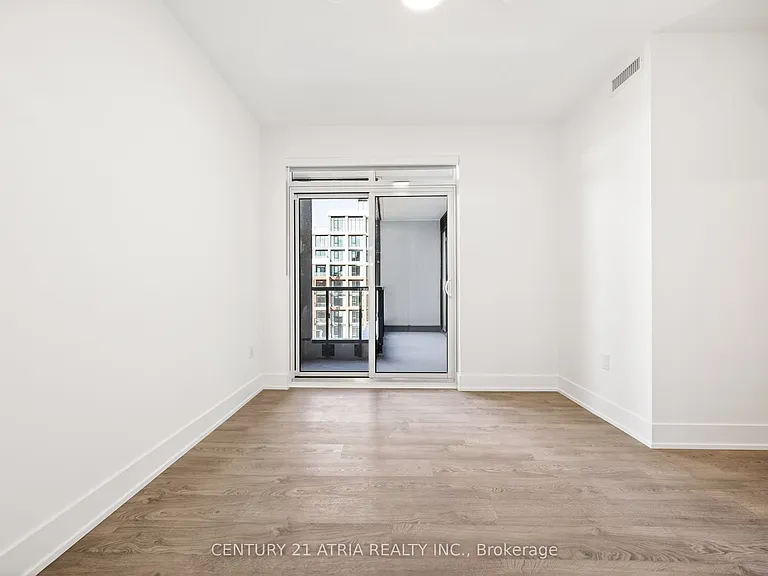 858 Dupont St #532 — Photo 28