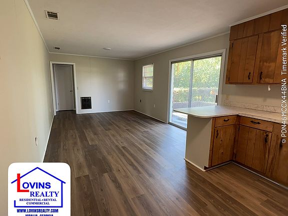 3rd image of 603 Waters Dr