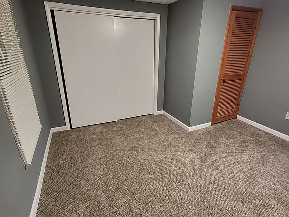 3rd image of 926-932 Walnut Dr