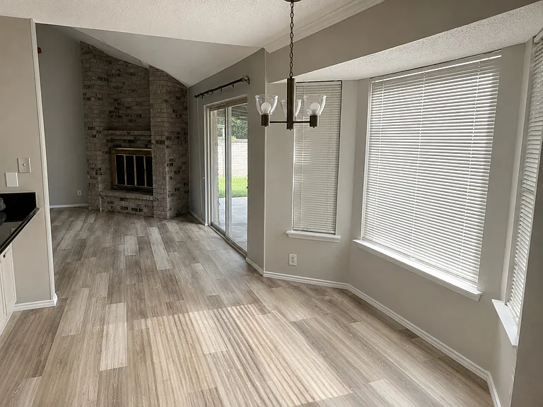 522 West Oak — Photo 10