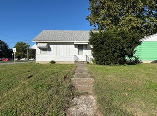 1511 S Sharp Ave, Marshall, MO 65340