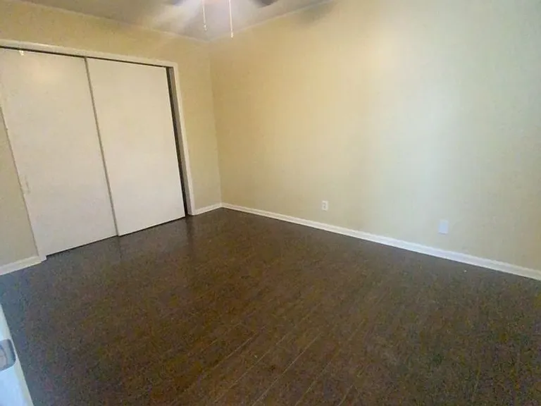 1619 Jefferson St — Photo 12