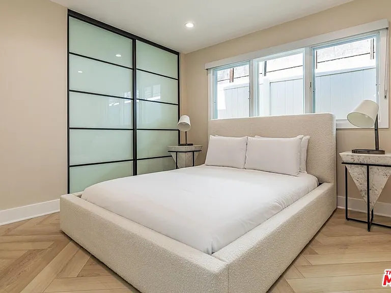502 Evelyn Pl — Photo 24
