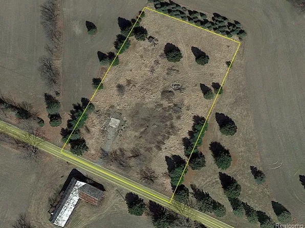 3173 Dexter Trl, Stockbridge, MI 49285