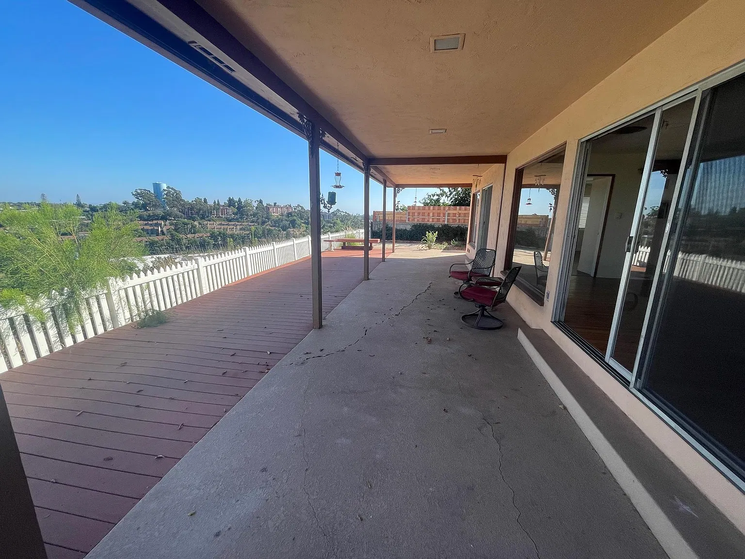 3 bed, 1960 sqft, $4,350 — Photo 4