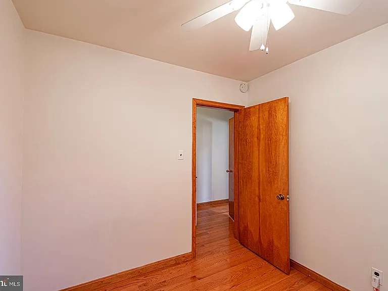 1136 Cross St — Photo 15
