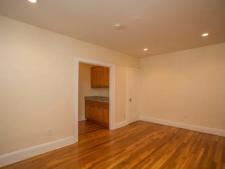 136 & 138 Highland Avenue — Photo 19