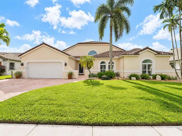 9012 Southern Orchard Rd N, Davie, FL 33328