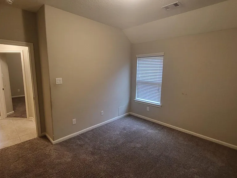 6411 Hunters Way Ln — Photo 8