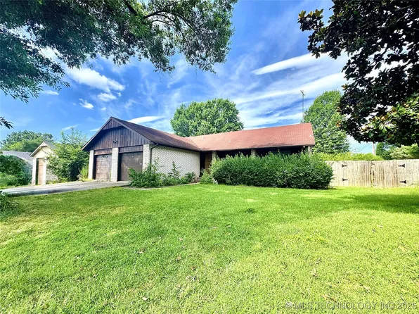 1202 S Ross Ave, Tahlequah, OK 74464