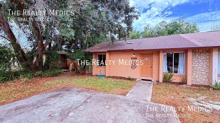 2/2 Ucf Duplex Available Now! — Photo 2