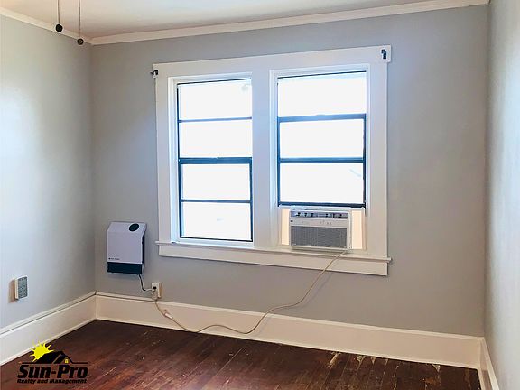 3rd image of 808 S Grandview Ave #4