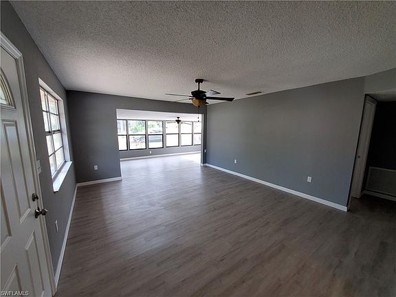 4th image of 2202 Lakeville Dr