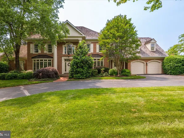 9708 Avenel Farm Dr, Potomac, MD 20854