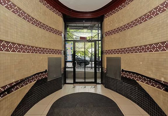 2nd image of 601 Pelham Pkwy N APT 510