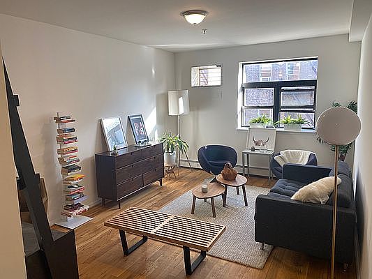 2nd image of 318 Warren St APT C16