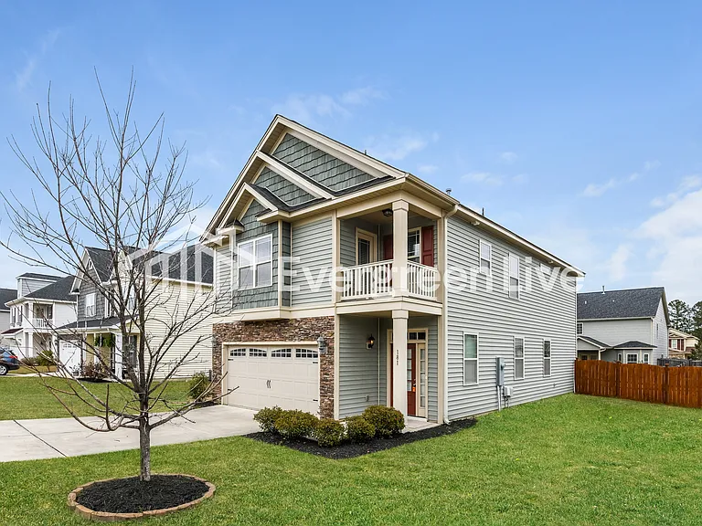 181 Eldon Dr — Photo 1