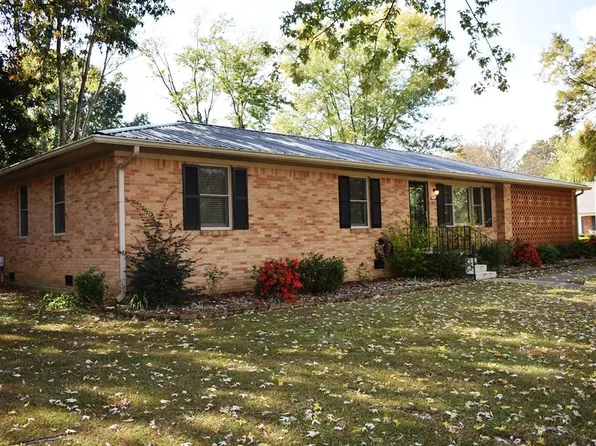 4103 Rolling Meadows Dr, Milan, TN 38358