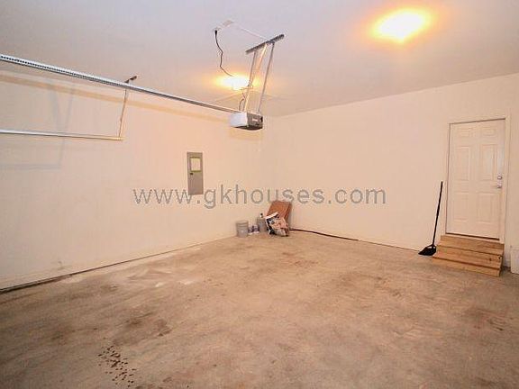 4th image of 7842 Royal Harbour Cir