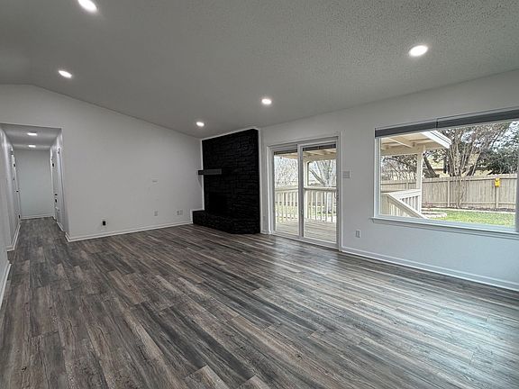 5th image of 21837 Ticonderoga Ave