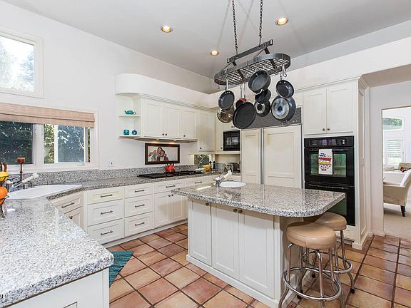 4th image of 617 Carnellon Ct