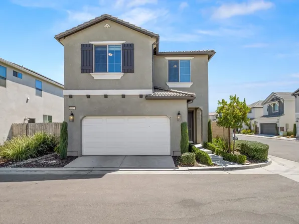 6185 E Sydney Dr, Fresno, CA 93727
