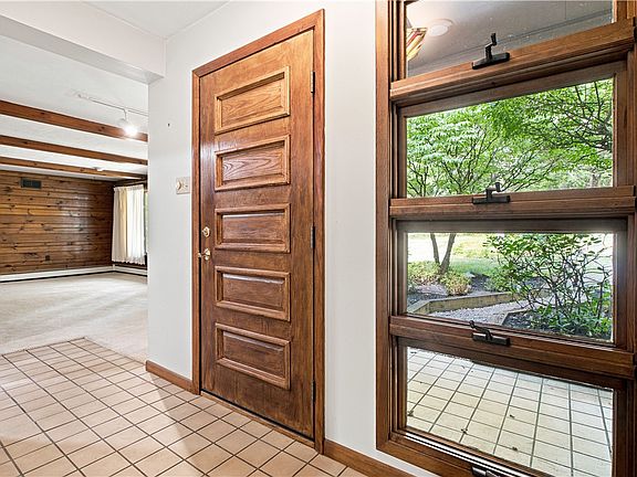 3rd image of 136 Bradford Rd