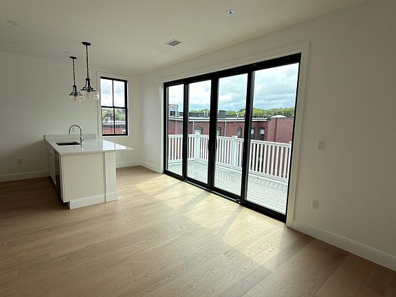 5th image of 32 Orkney Rd #3D