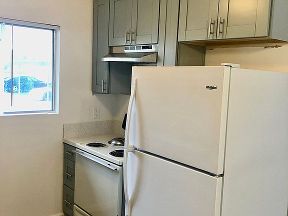 5th image of 429 Palm Ave #11