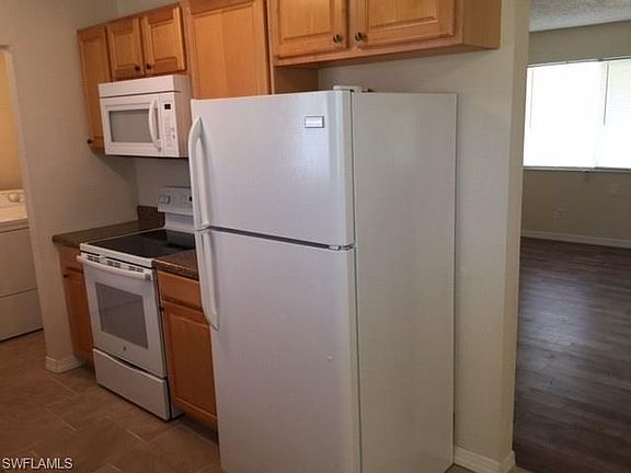 5th image of 715 W Cleveland Ln