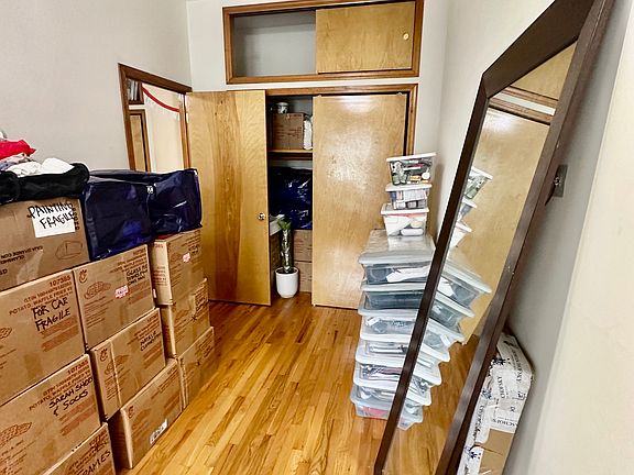 4th image of 243 W 72nd St APT 3
