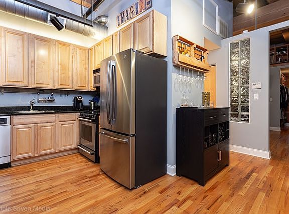 3rd image of 2735 W Armitage Ave APT 107