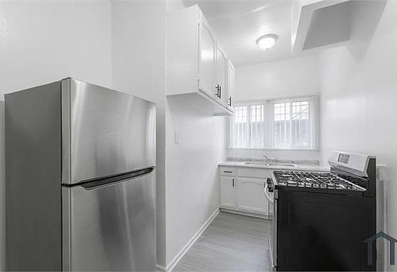 3rd image of 2622 Brighton Ave #2-12-1