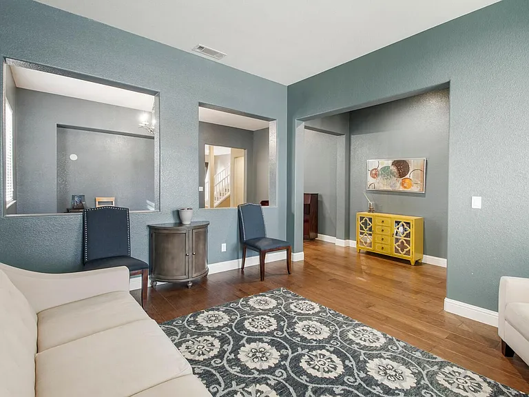 4352 Middlefield Dr — Photo 6