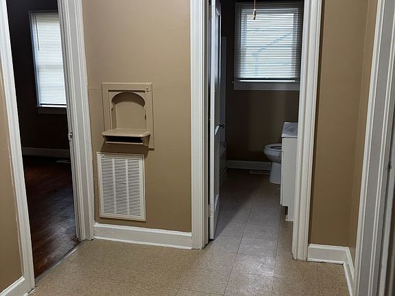 3rd image of 221 Pleasant Ridge Ave
