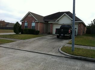 824 Chance Ln, Baytown, TX 77521