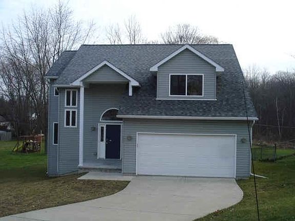 3rd image of 562 Cristy Ave